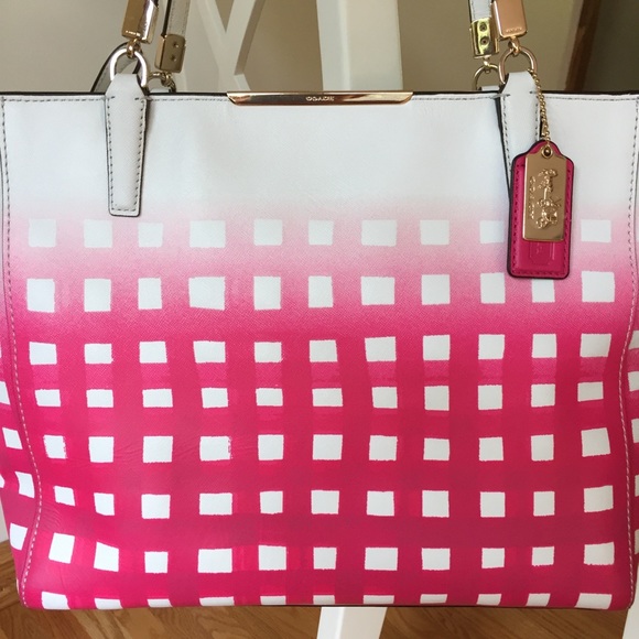 ❌SOLD❌Coach Gingham Madison Leather east west tote - Picture 2 of 8
